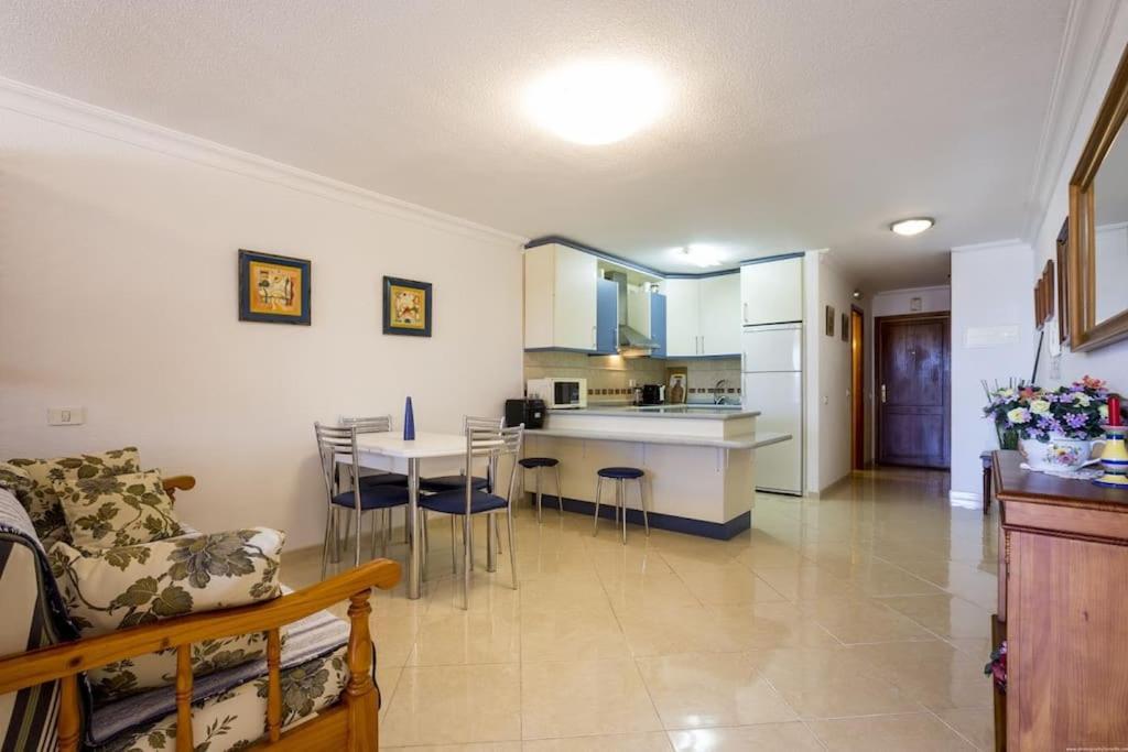 First Line Beach Apartment Пуерто де ла Крус Екстериор снимка