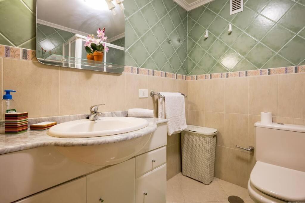 First Line Beach Apartment Пуерто де ла Крус Екстериор снимка